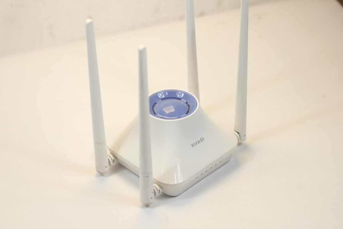 Tenda F6 N300 Series 300 mbps wireless speed wifi router best for home user less than 100mbps internet connection