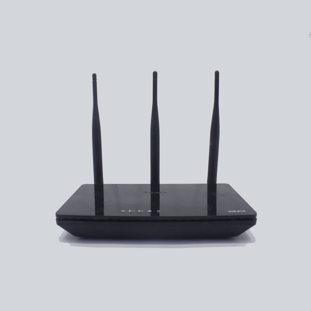 D-Link DIR-816 AC750 Dual Band Router. 3 Antenna 5 Ethernet Fast ports.